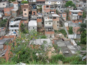Moradias em locais inadequados